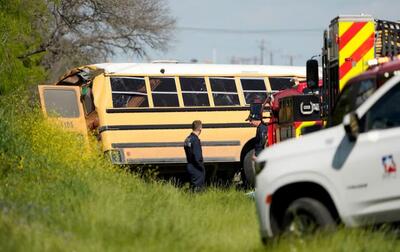 تصادف اتوبوس مدرسه در تگزاس ۲ کشته و ۴۰ زخمی برجای گذاشت
