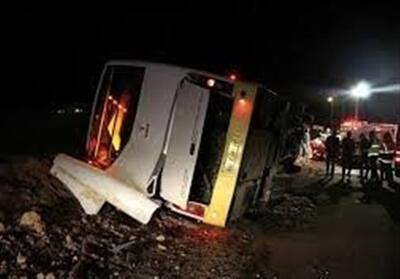 واژگونی اتوبوس در مرودشت با 4 کشته و 25 مجروح - تسنیم