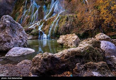 پایتخت آبشارهای ایران /  بیشه   لرستان در میان رود و ریل - تسنیم