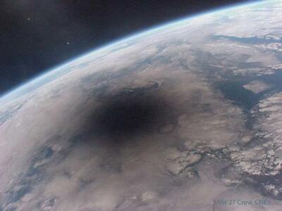 تصویر روز ناسا: نگاهی به زمین دچار گرفتگی