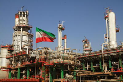 وزارت نفت: رشد صنعت کاهش یافت اما بخش نفت ۱۶.۳ درصد رشد کرد