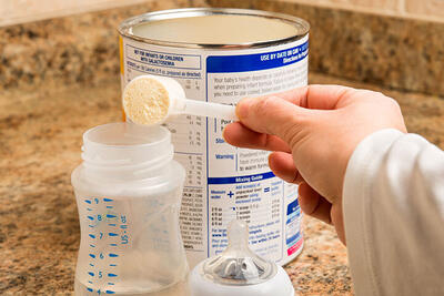 ارسال پُستی شیرخشک در ایام نوروز/ نگران کمبود شیرخشک نباشید