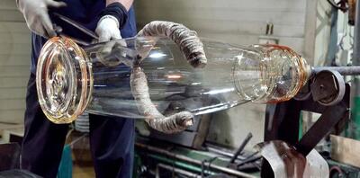 فرآیند ساخت بطری شیشه‌ای در کارخانه بزرگ کره جنوبی (فیلم)