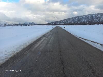 بارش برف بهاری  در محور‌ های مواصلاتی ۴ شهرستان لرستان