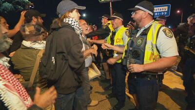 استرالیایی‌ها در اعتراض به پهلو گرفتن یک کشتی اسرائیلی دست به تظاهرات گسترده زدند