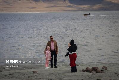 (تصاویر) مسافران نوروزی دریاچه ارومیه