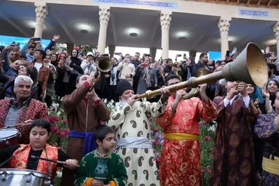 اجرای برنامه‌های مذهبی در اماکن گردشگری فارس