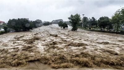 ویدئویی وحشتناک از سیلاب جاده شیراز - کازرون | رویداد24