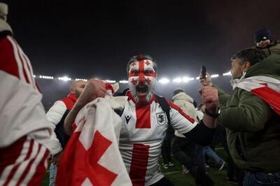 جشن گرجستانی‌ها پس از صعود تاریخی به یورو