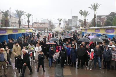 حال و هوای میدان شهرداری رشت در جشن بهار و قرآنی