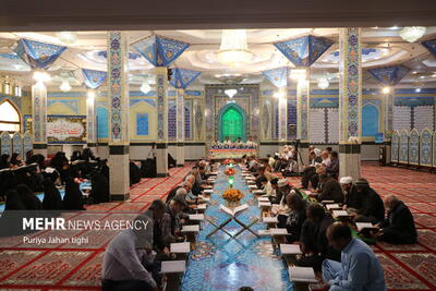 مراسم جمع خوانی قرآن کریم در مسجد جامع زاهدان