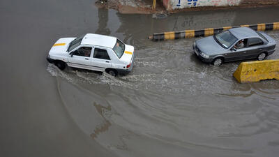 فیلم سیلابی شدن خیابان‌ های اهواز + بارش‌های سنگین ادامه دارد