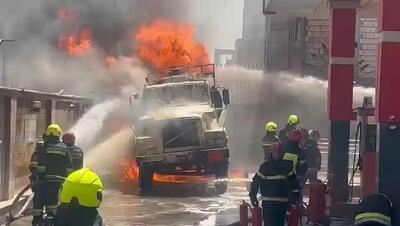 انفجار و آتش سوزی در یک پمپ بنزین (فیلم)