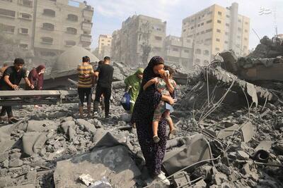 فیلم/ ایستادگی زنان غزه پابه‌پای مردان