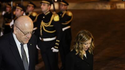 گاف عجیب نخست وزیر لبنان با بوسیدن نسخت وزیر ایتالیا +فیلم | رویداد24