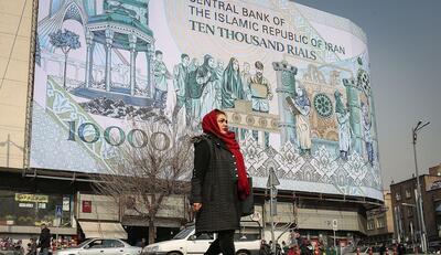 اقتصاد ایران در سال ۱۴۰۳ با بحران هایش چه خواهد کرد؟/ فقر امسال تشدید خواهد شد/ هزینه اختلاس‌ها را طبقات متوسط و ضعیف جامعه می‌پردازد | اقتصاد24