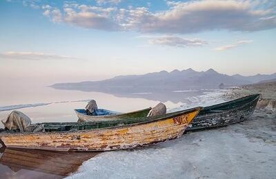 ترافیک چند کیلومتری گردشگران برای تماشای دریاچه ارومیه + عکس