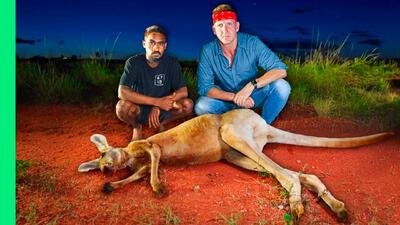 (ویدئو) غذای قبایل بدوی در استرالیا؛ کباب کردن متفاوت بزمجه و کانگورو