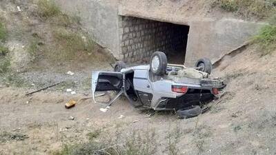 سقوط خودروی پژو از پل در جاده اراک ـ قم