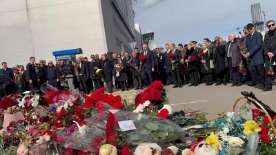 ادای احترام دیپلمات‌ها در مسکو به قربانیان حمله تروریستی کروکوس
