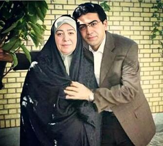 غصه و دلتنگی فرزاد حسنی مجری کاربلد ایرانی برای مادر تازه فوت شده‌اش در شب احیا/ چه متن زیبایی براش نوشته+عکس