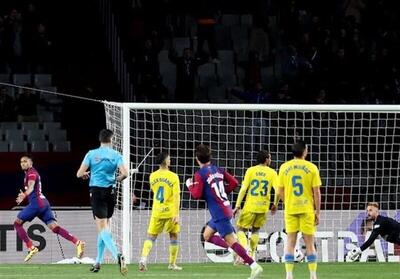 پیروزی بارسلونا مقابل میهمان ۱۰ نفره
