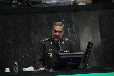 وزیر دفاع: وقتی کشورهای دیگر را مشاهده می‌کنیم، متوجه می‌شویم وضعیت ایران بسیار خوب است