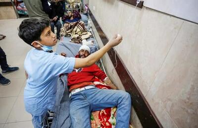 (ویدئو) داستان کودک ۱۲ ساله با لباس پزشکی در غزه