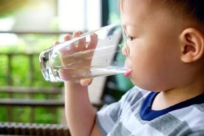 نکات مهم در مورد آب آشامیدنی برای کودکان