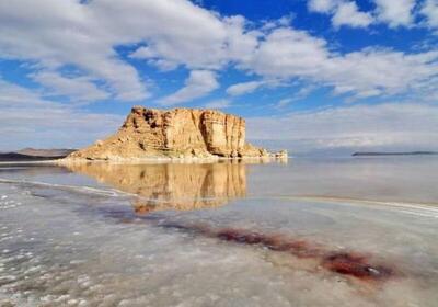 دریاچه ارومیه در اسفند 1402 بزرگتر از اسفند 1401! + عکس