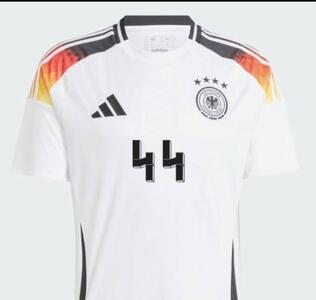 نقش هیتلر در حذف یک شماره از پیراهن تیم آلمان