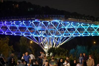 پل طبیعت، امشب به رنگ آبی درمی‌آید