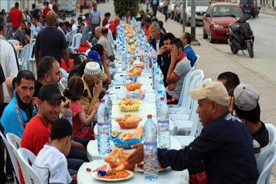 رمضان در تونس؛ توجه ویژه به خرید ظروف و لباس‌های نو