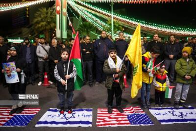 تجمع مردمی در محکومیت جنایات رژیم صهیونیستی/ ندای «مرگ بر اسرائیل» در میدان فلسطین سرداده شد