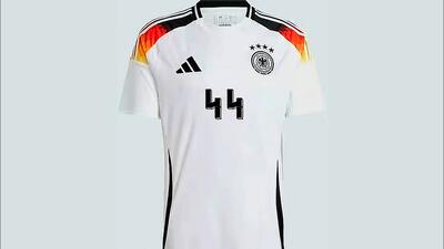 طراحی دوباره پیراهن تیم ملی فوتبال آلمان در میان جنجال‌ بر سر نماد نازی‌ها + عکس | خبرگزاری بین المللی شفقنا