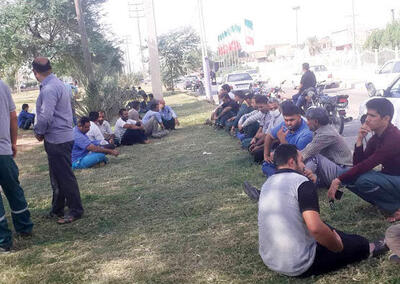 تجمع کارگران شهرداری کوت‌عبدالله در اعتراض به معوقات مزدی