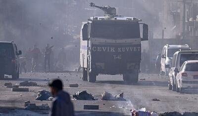 پلیس ترکیه معترضان را در «وان» با ماشین آب‌پاش متفرق کرد