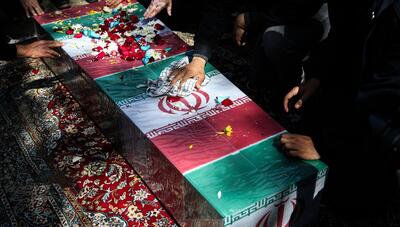 تشییع پیکر شهید گمنام در فدراسیون تیراندازی (عکس)