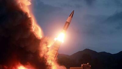 رونمایی کره شمالی از یک موشک مافوق صوت میان برد جدید (+عکس)