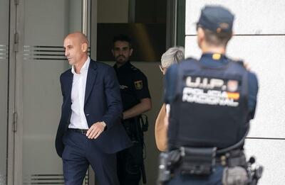 بازداشت رئیس سابق فوتبال اسپانیا در فرودگاه؛ جستجوی خانه روبیالس توسط نیروهای پلیس