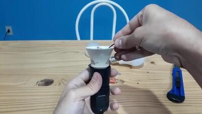 (ویدئو) چگونه با حلقه قوطی فلزی نوشابه، به راحتی لامپ LED را تعمیر کنیم؟