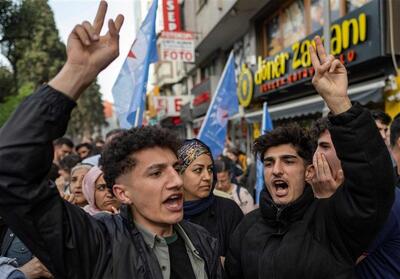 ماجرای تنش و درگیری بین مردم و پلیس در شهر وان ترکیه