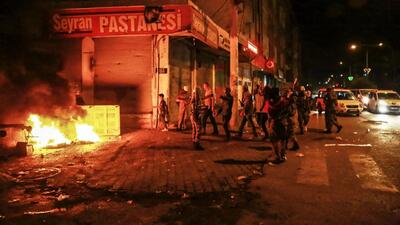 وان ناآرام است/ پلیس ترکیه با ماشین آب‌پاش معترضان را سرکوب کرد