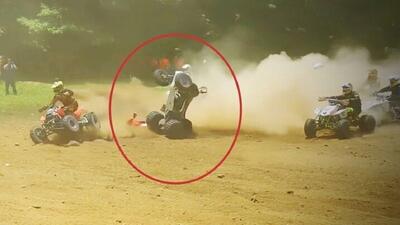 فیلم| فرار میلیمتری سرنشین موتور چهارچرخ از مرگ!
