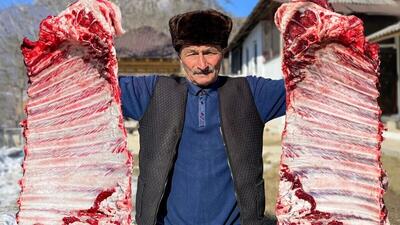(ویدیو) طرز تهیه متفاوت دنده گاو توسط آشپز آذربایجانی