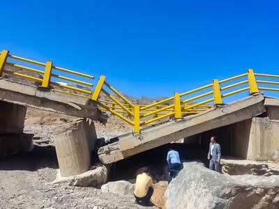 خسارت ۲۰۰ میلیاردی سیل به پل مهریز – تنگ چنار/حجم زیاد آب علت شکستن پل بود