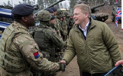 وزیر دفاع انگلیس: اعضای ناتو با کمبود هزینه‌های دفاعی «رولت روسی» بازی می‌کنند