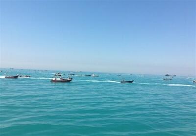 رژه ۳۵۰ شناور بسیج دریایی مردمی در سواحل بوشهر