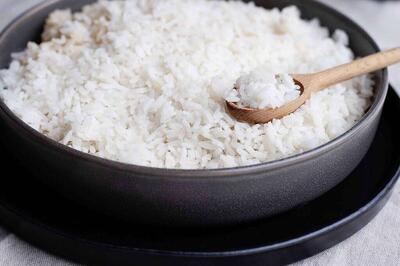 برنج را به این شکل بپزید اصلا چاق نمی‌شوید