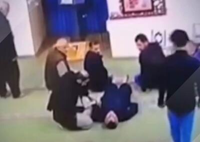 (ویدئو) امام جماعت مسجد پس از سر دادن اذان درگذشت